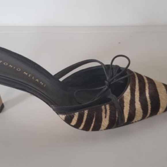 Shoes - Picture 2 of 3